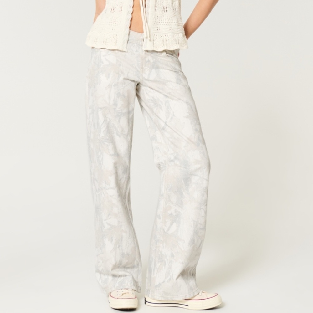 NEW Hollister Low Rise Camo Baggy Jeans